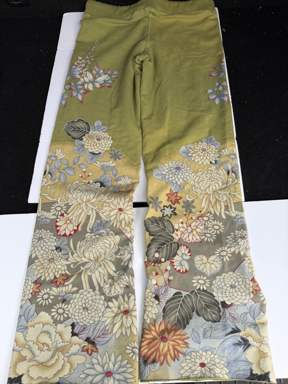 Paparazzi Olive/flowered French Terry stretch waist pants - Picture 6 of 13
